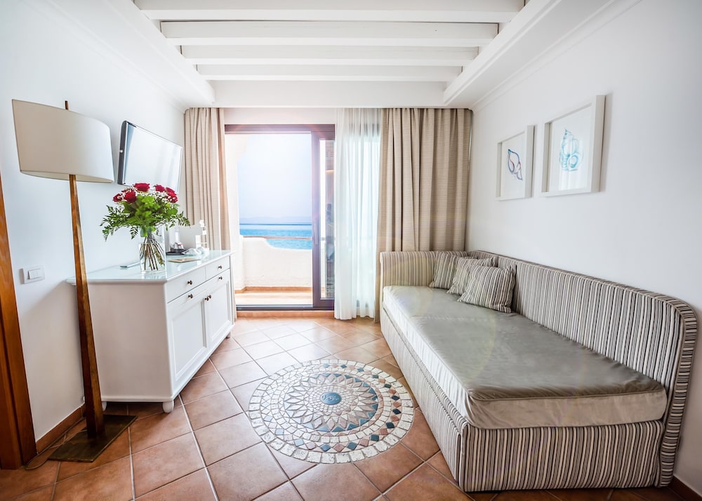 Suite, Sea View