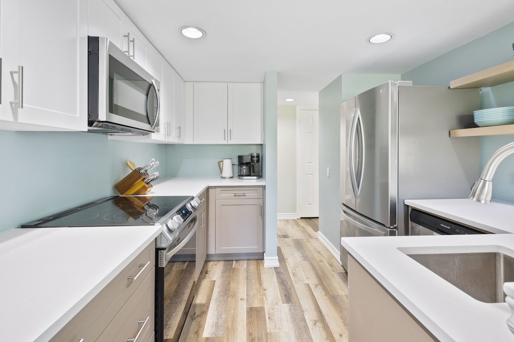 Grand Condo, 3 Bedrooms (119 Sierra Lane - No Pets Allowed) photo 2