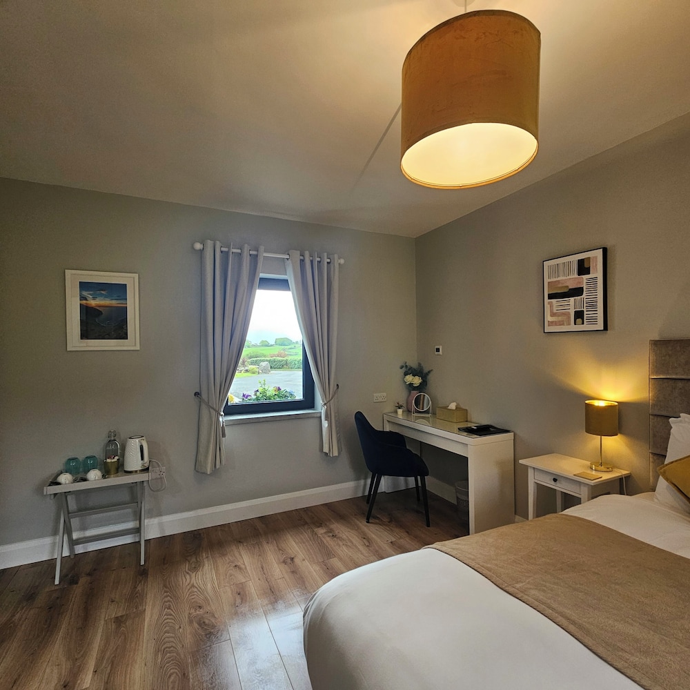 Luxury Double or Twin Room photo 2