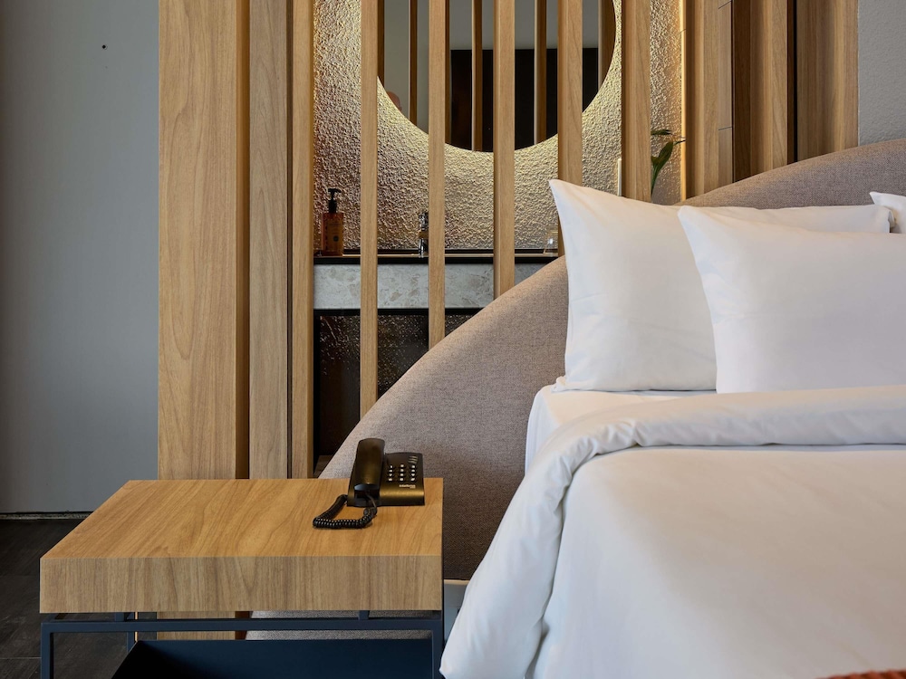 Executive Suite, 1 King Bed - Photo 10