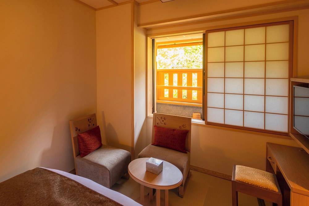 Luxury Double Room, 1 Large Twin Bed, Private Bathroom (Adult Only) photo 3