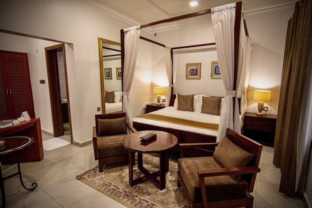 Luxury Deluxe King Room - Photo 1
