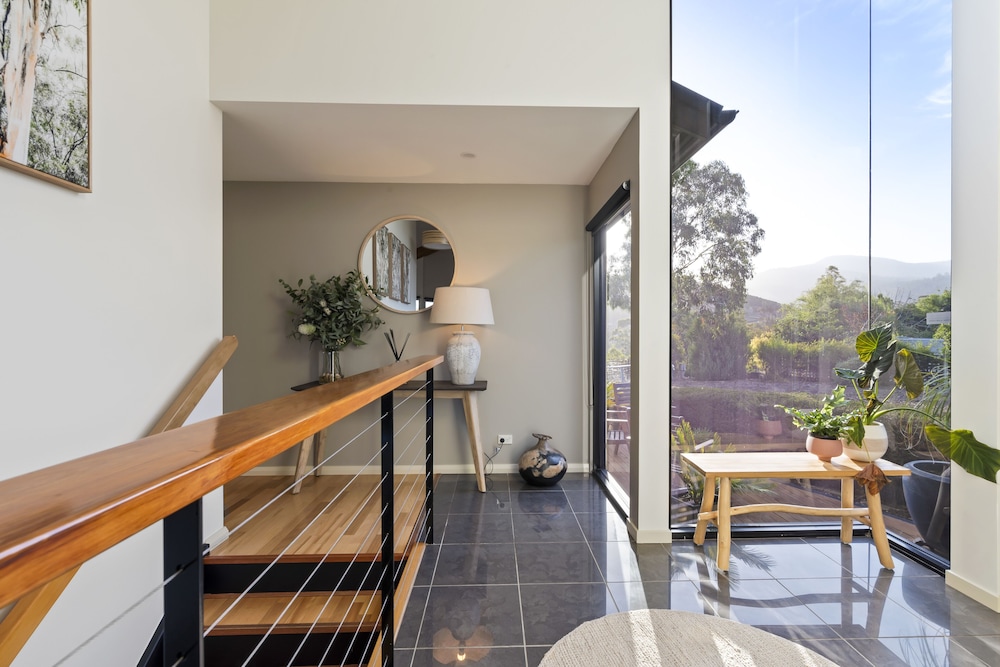 Deluxe House, Mountain View photo 1