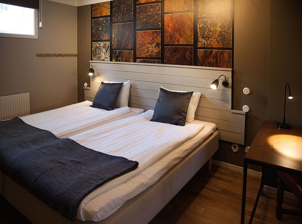 Economy Double or Twin - Privat Bathroom, Basement Level (Pets not allowed) photo 1