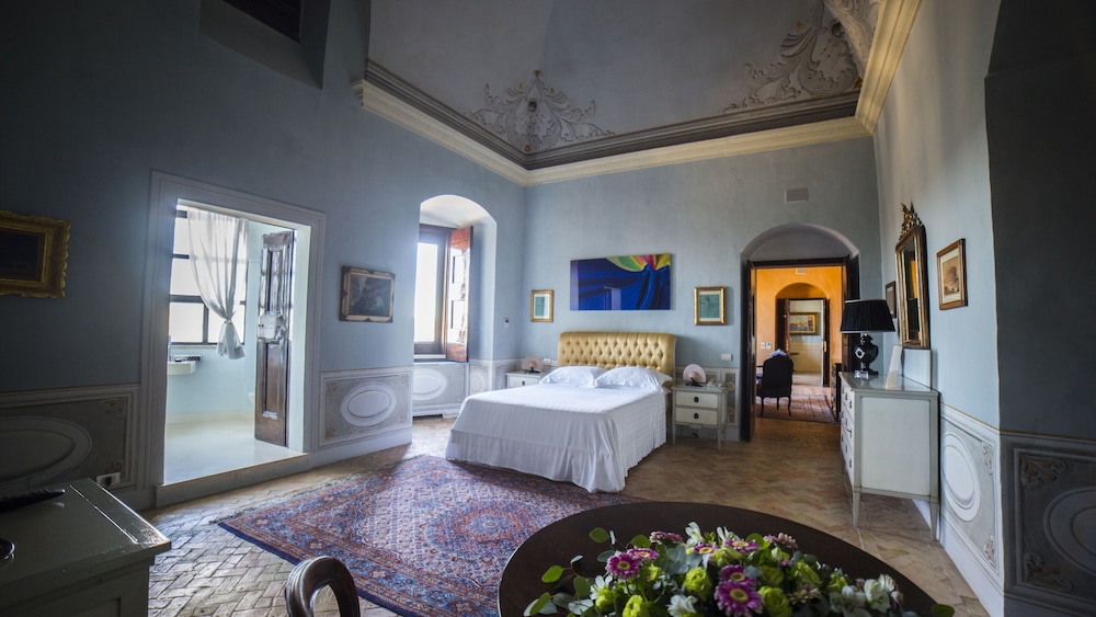 Superior Suite - Photo 1