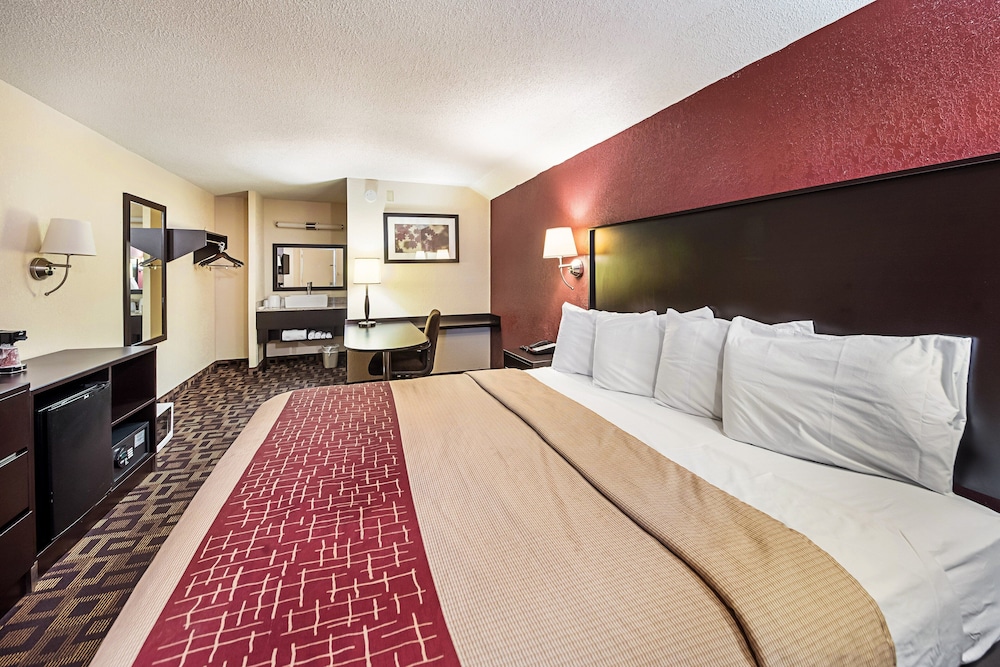 Superior Room, 1 King Bed, Non Smoking photo 1