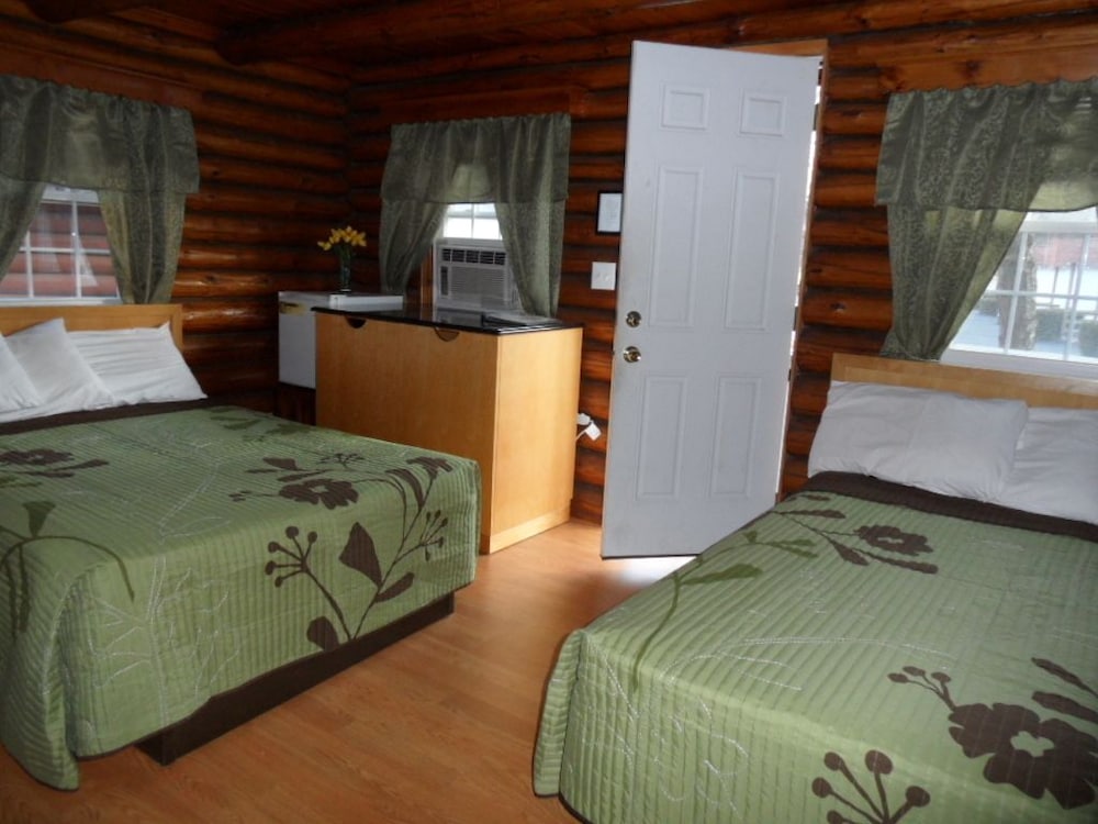 Log Cabin On The Brook With Two Beds photo 1