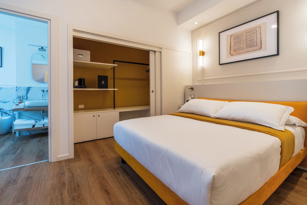 Superior Double Room, 1 Queen Bed with Sofa bed, Non Smoking, Private Bathroom