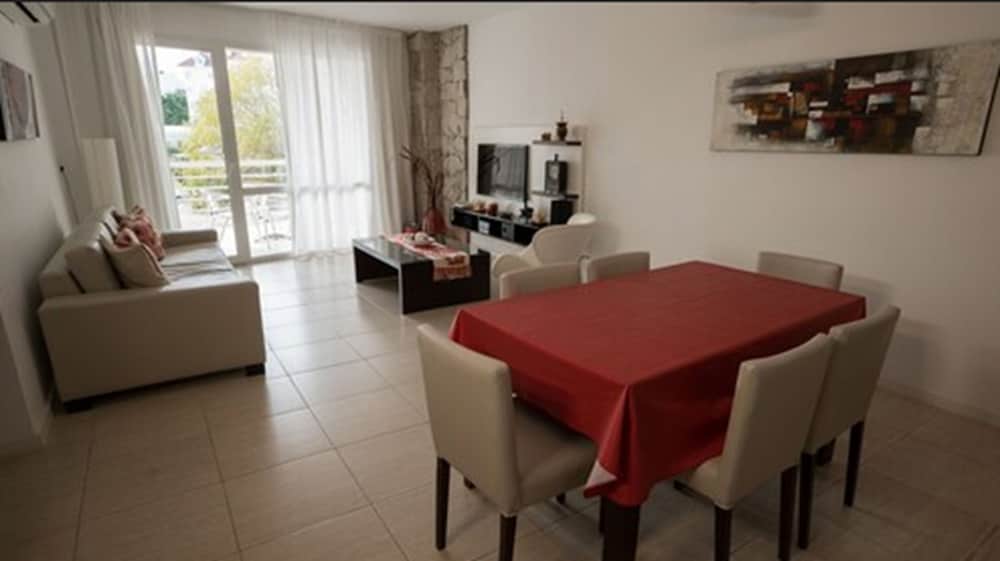 Family Apartment, 2 Bedrooms photo 2