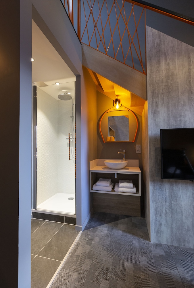 Junior Duplex, 1 Queen Bed with Sofa bed, Mountain View (Iseran Mezzanine) - Photo 3