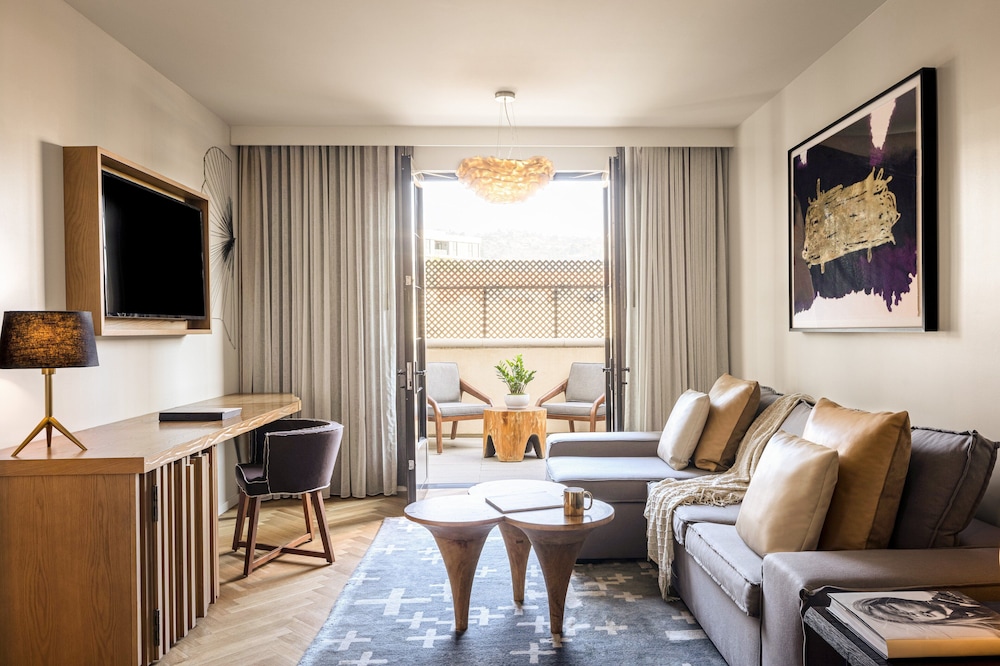 Suite, 1 King Bed, Terrace