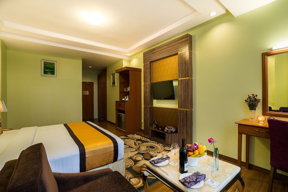 Deluxe Room, 1 Twin Bed, Non Smoking, No Windows photo 3