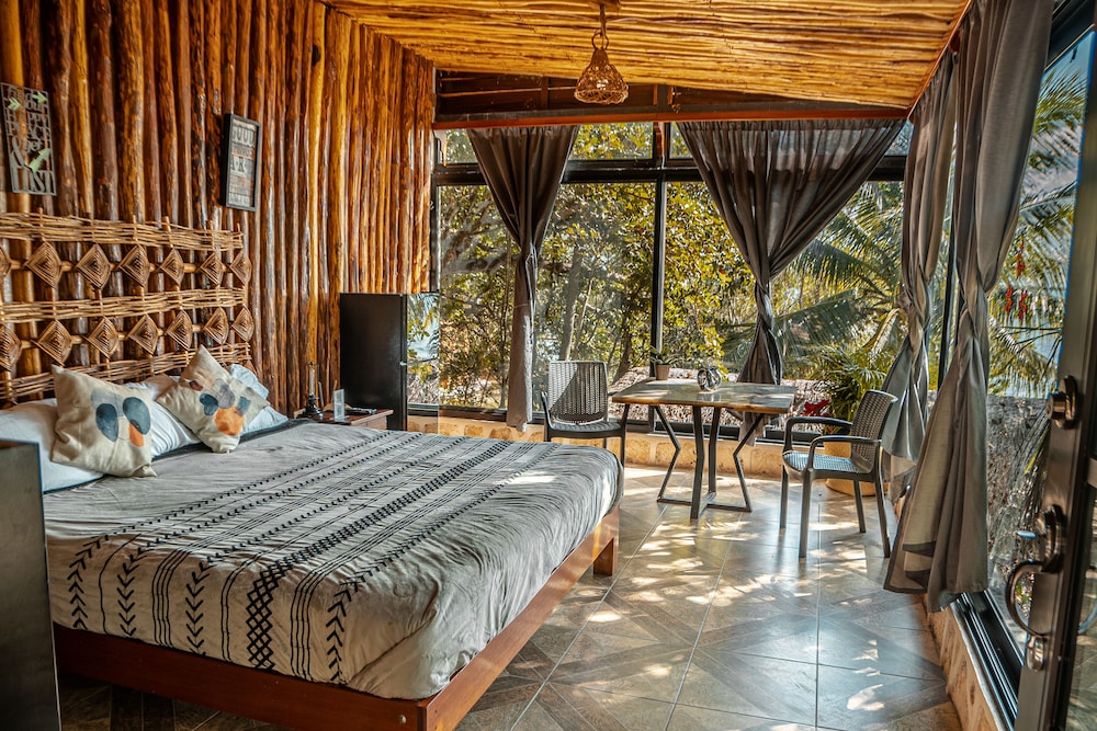 Panoramic Cabin
