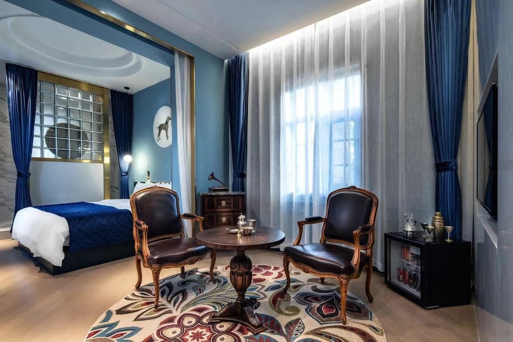 Luxury Suite photo 2