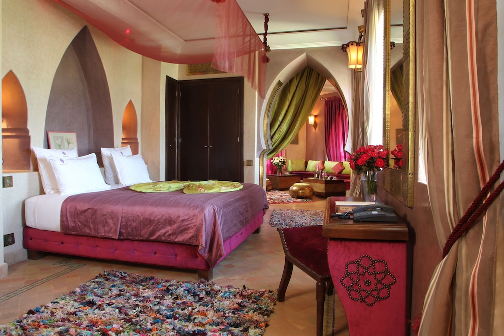 Romantic Double Room, 1 Double Bed, Pool Access, Garden Area photo 1