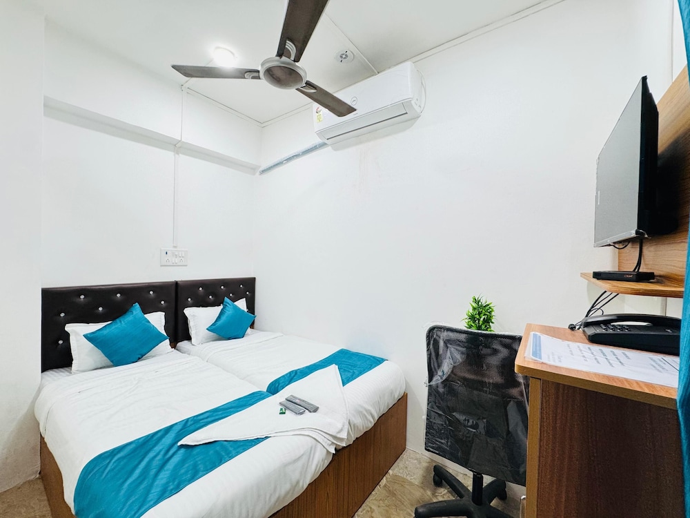 Deluxe Room - Photo 3
