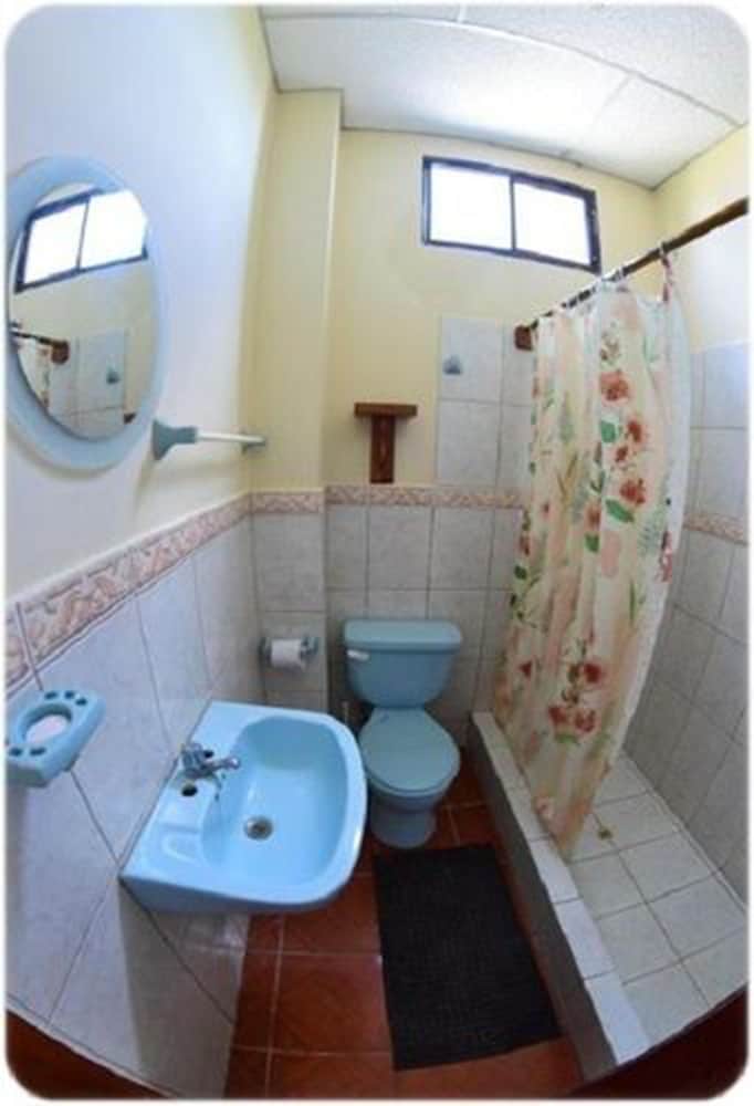 Basic Quadruple Room, Multiple Beds, Non Smoking, Courtyard View photo 3