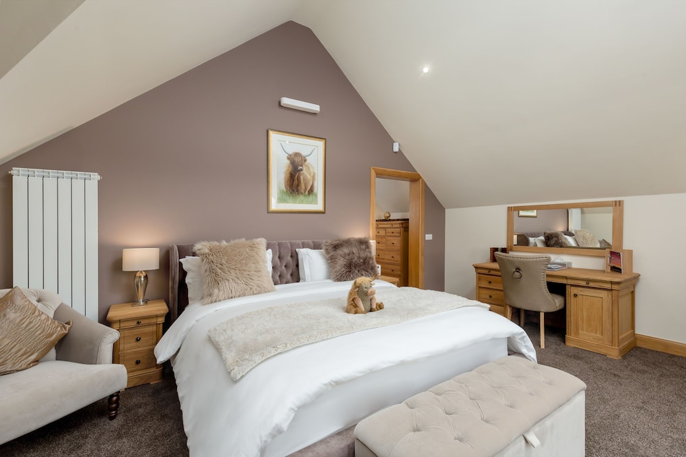 Superior Double Room, 1 King Bed, Balcony, Garden View