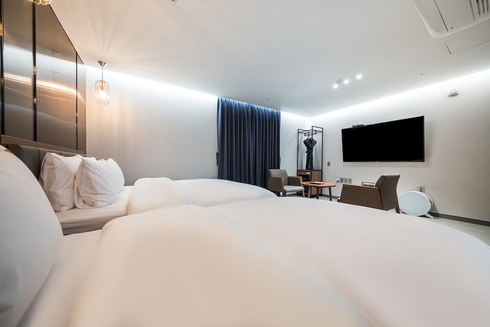 Deluxe Twin Room photo 3