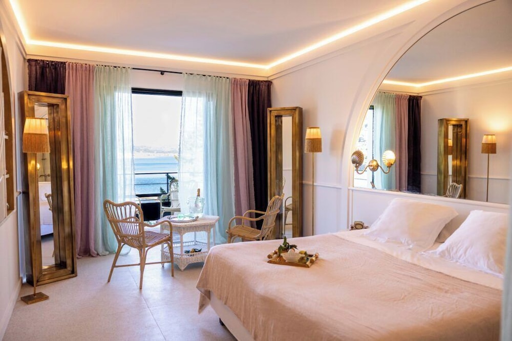 Deluxe Room - Photo 1
