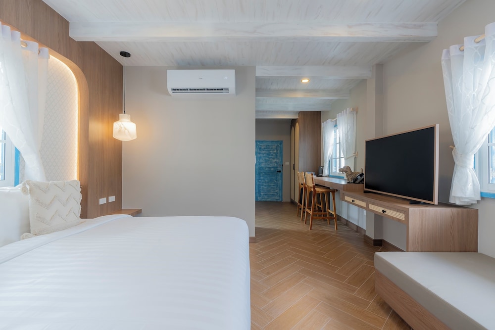 Cafe Suites 2, Deluxe Double Room - Photo 5