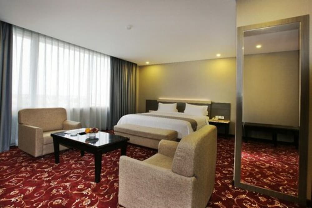 Junior Single Room, 1 King Bed photo 1