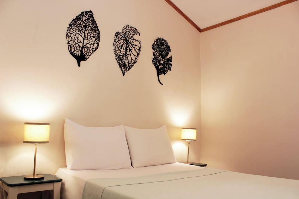 LEAF ROOM