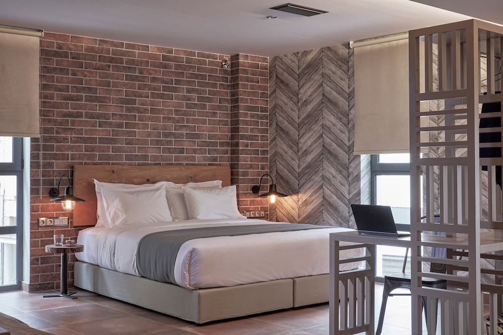 Suite (Urban) photo 1