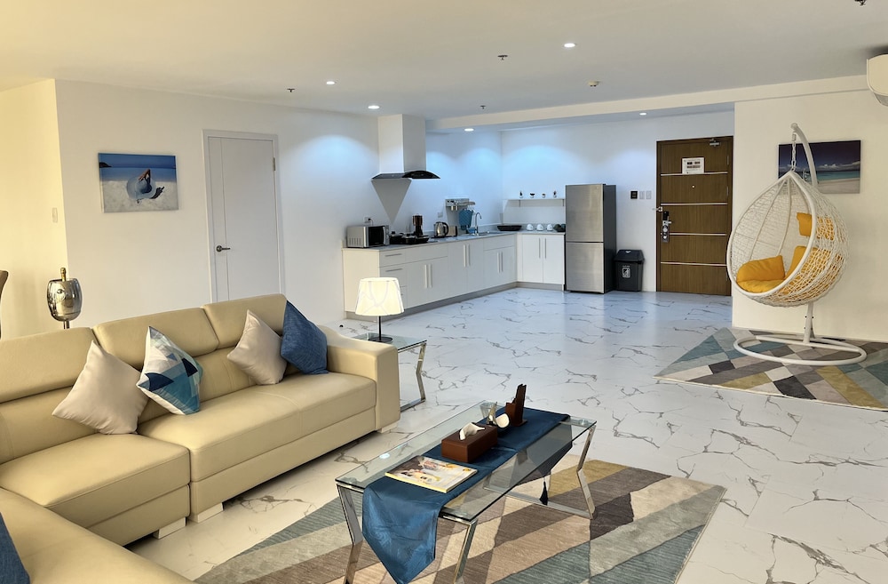 Standard Penthouse - Photo 10