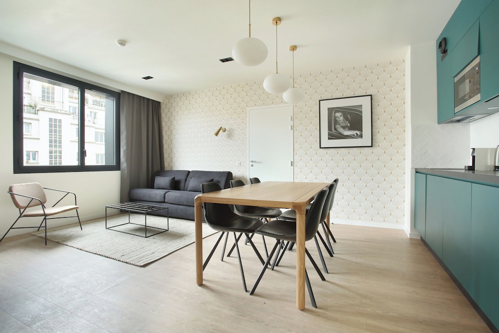 Large 1 Bedroom Apartment with Sofa Bed - Photo 6