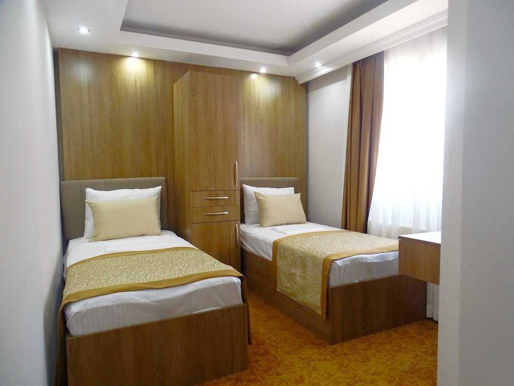 Economy Double or Twin Room, City View photo 1