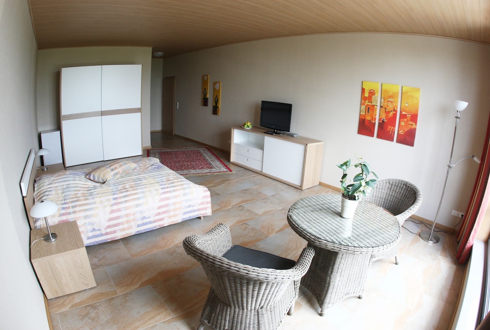 Deluxe Suite, 1 King Bed photo 1