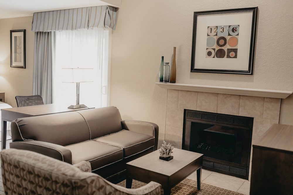 Suite (Double King Loft) (These Suites Are Only Available On 2nd Floor With No Elevator Access.) photo 2