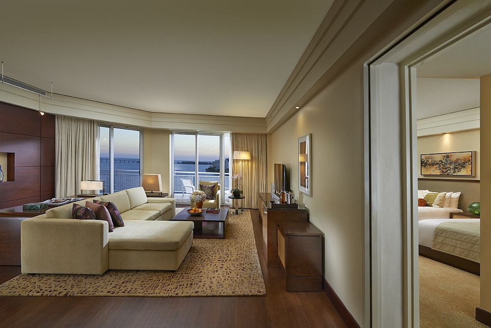 Premier Suite, 2 Bedrooms (Bay View)