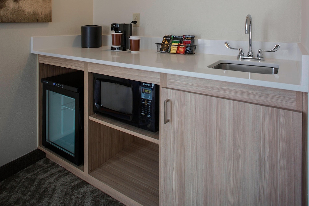 Suite, Multiple Beds - Photo 3