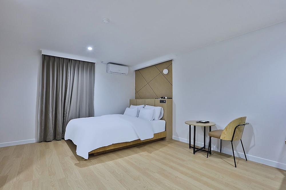 Basic Double Room, City View photo 1