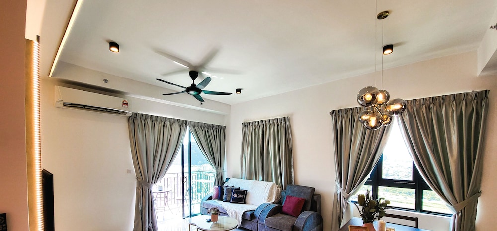 Exclusive Suite, 3 Bedrooms - Photo 2
