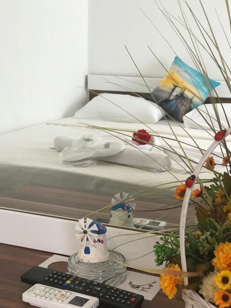 Standard Double Room - Photo 13