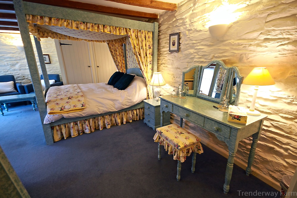 Standard Double Room (The Courtyard Barn) photo 2