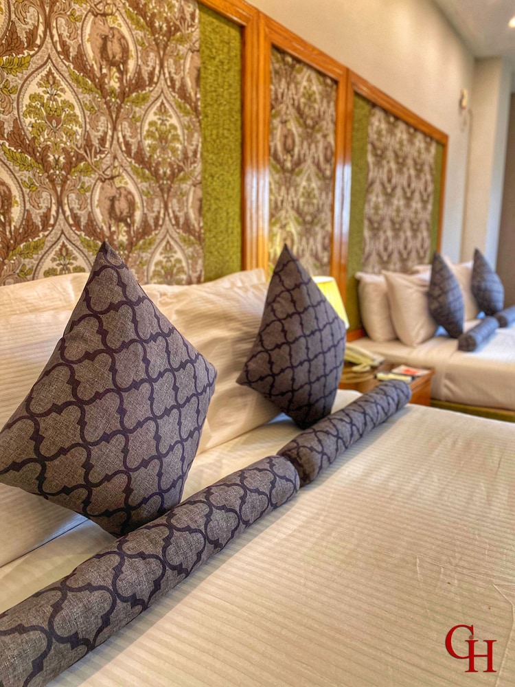 Family Quadruple Room, 2 Queen Beds, City View, Executive Level photo 1