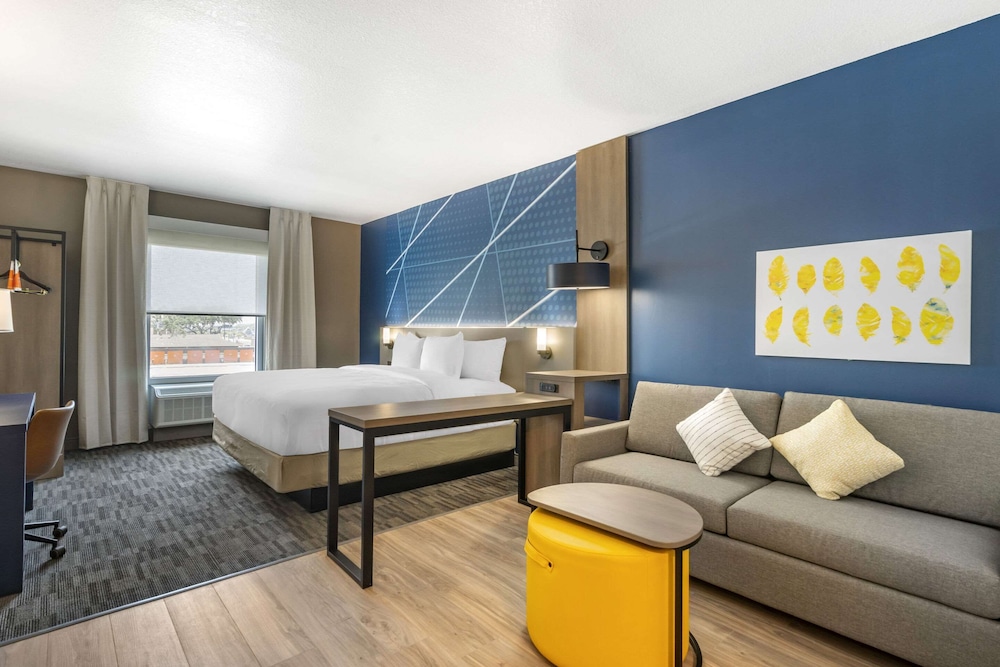 Suite, 1 King Bed with Sofa bed, Accessible, Non Smoking (Accessible Tub) - Photo 1