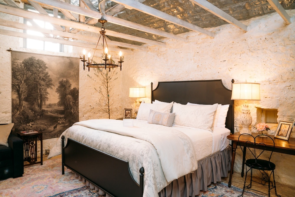 Carriage House Cabin