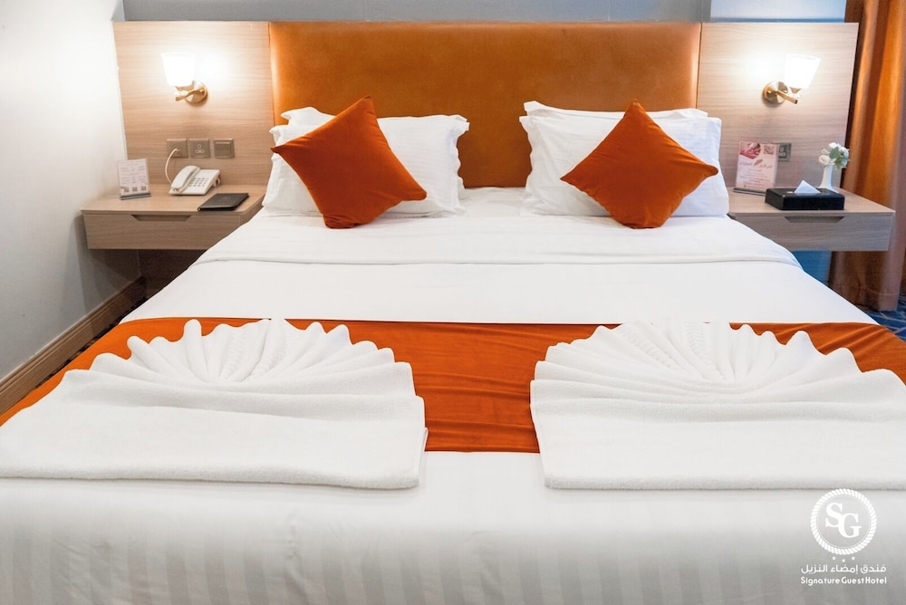 Deluxe Double Room Single Use, 1 King Bed - Photo 8