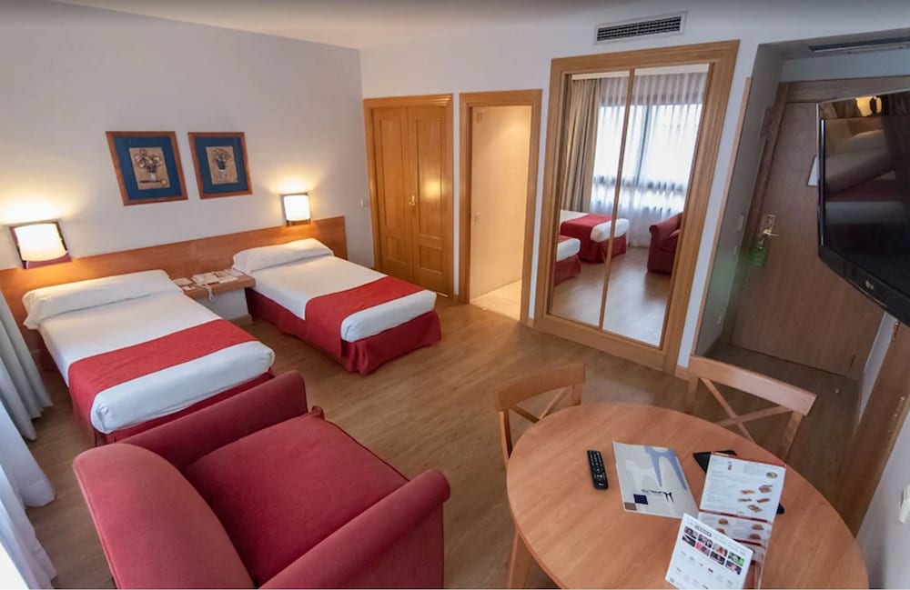 Superior Apartment, 2 Twin Beds, Kitchen, Courtyard View