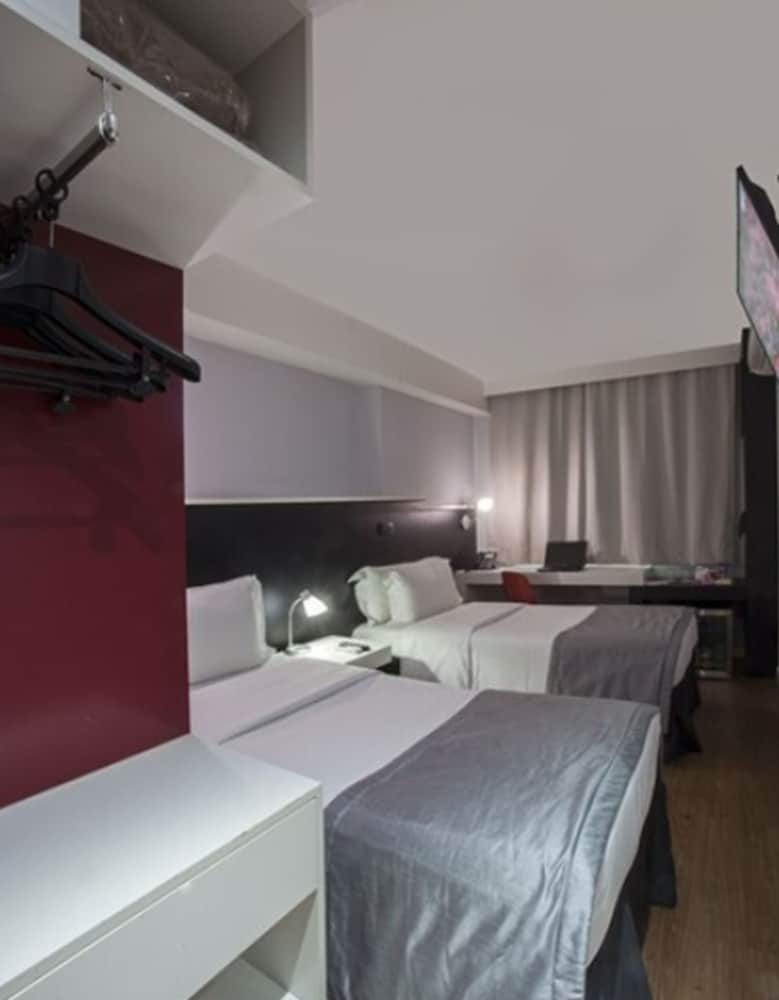 Standard Twin Room - Photo 6