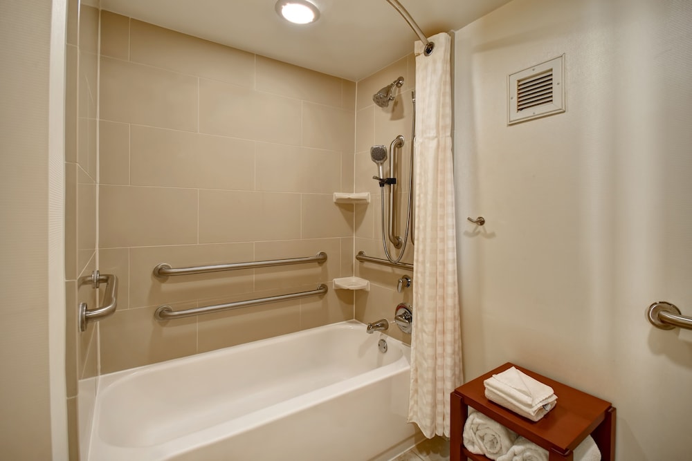 Suite, 2 Double Beds, Accessible, Non Smoking - Photo 4