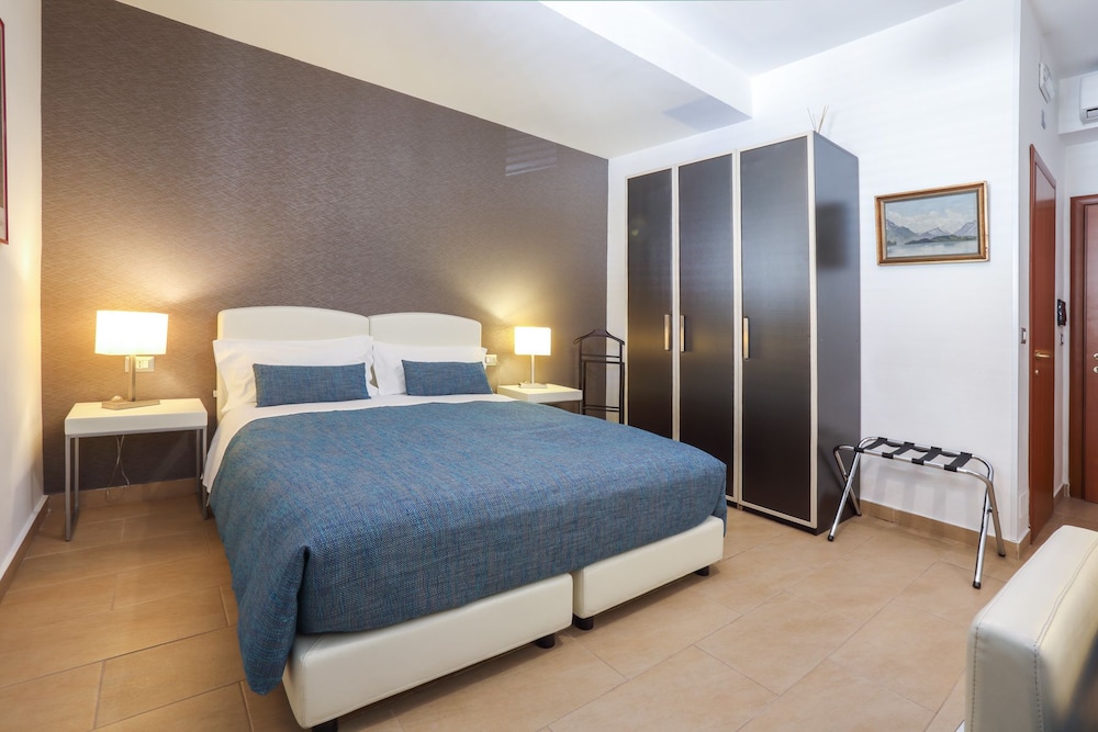 Double Room Single Use, Private Bathroom photo 3