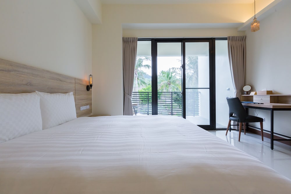 Superior Double Room, 1 King Bed, Mountain View