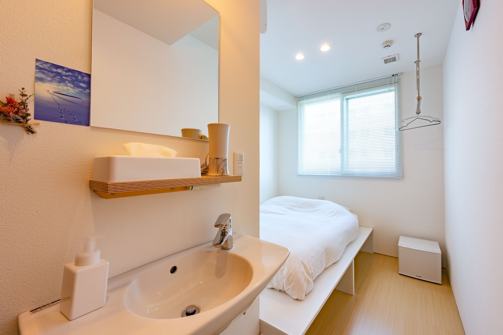 Double Room, Non Smoking - Photo 9