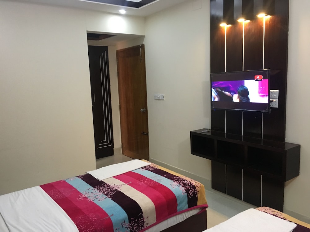 Classic Double or Twin Room, 1 Bedroom, Accessible, City View photo 1